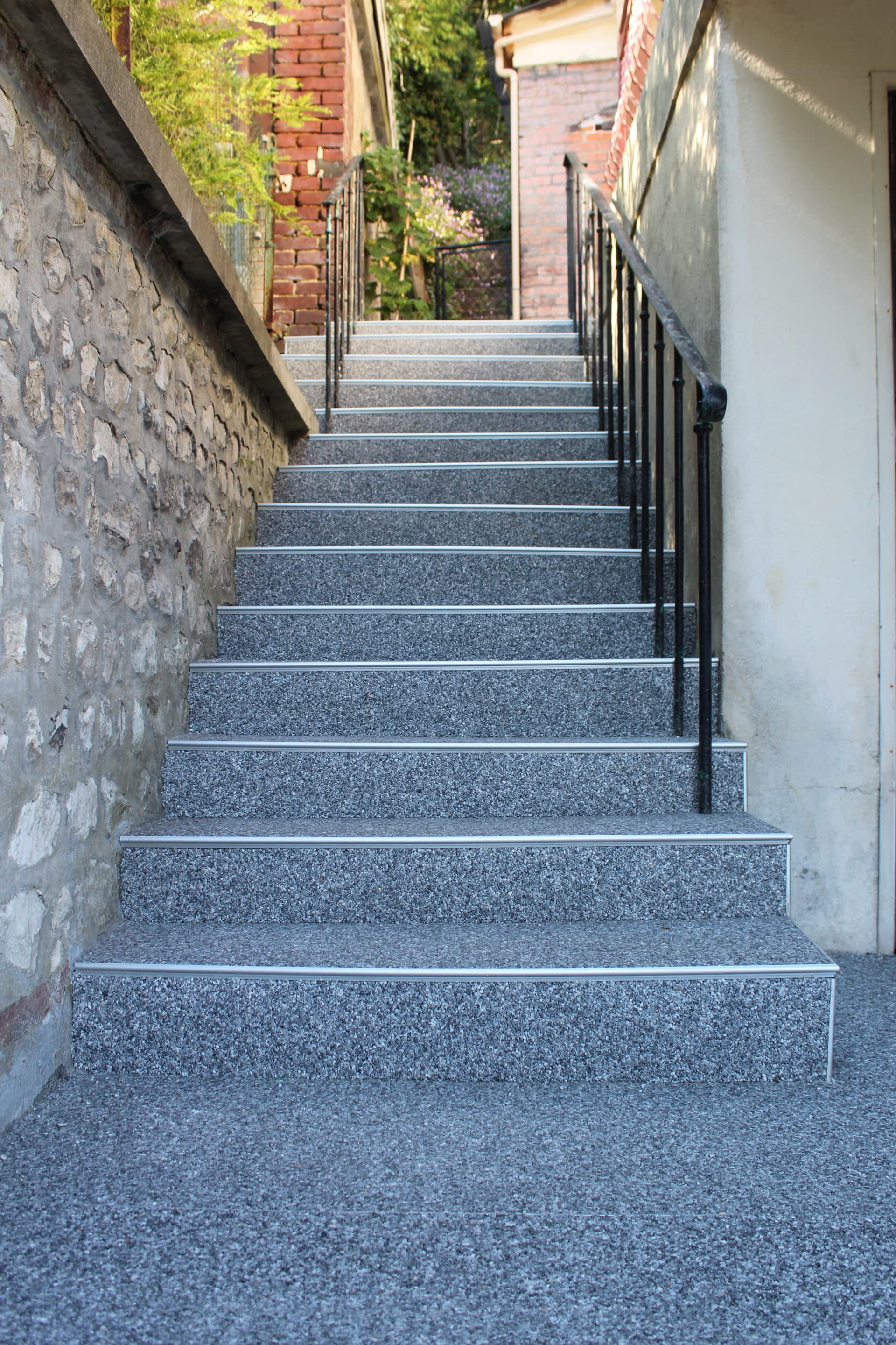 Rénovation d'escaliers en gravillons de marbre